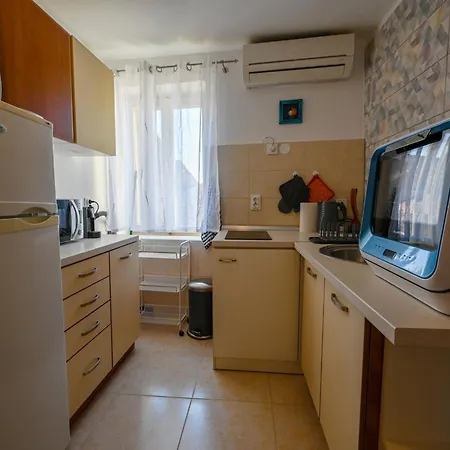 Апартаменты Old Town Modern And Sunny